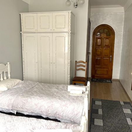 Sweet Home At Ninoshvili 3 Batumi Exterior photo