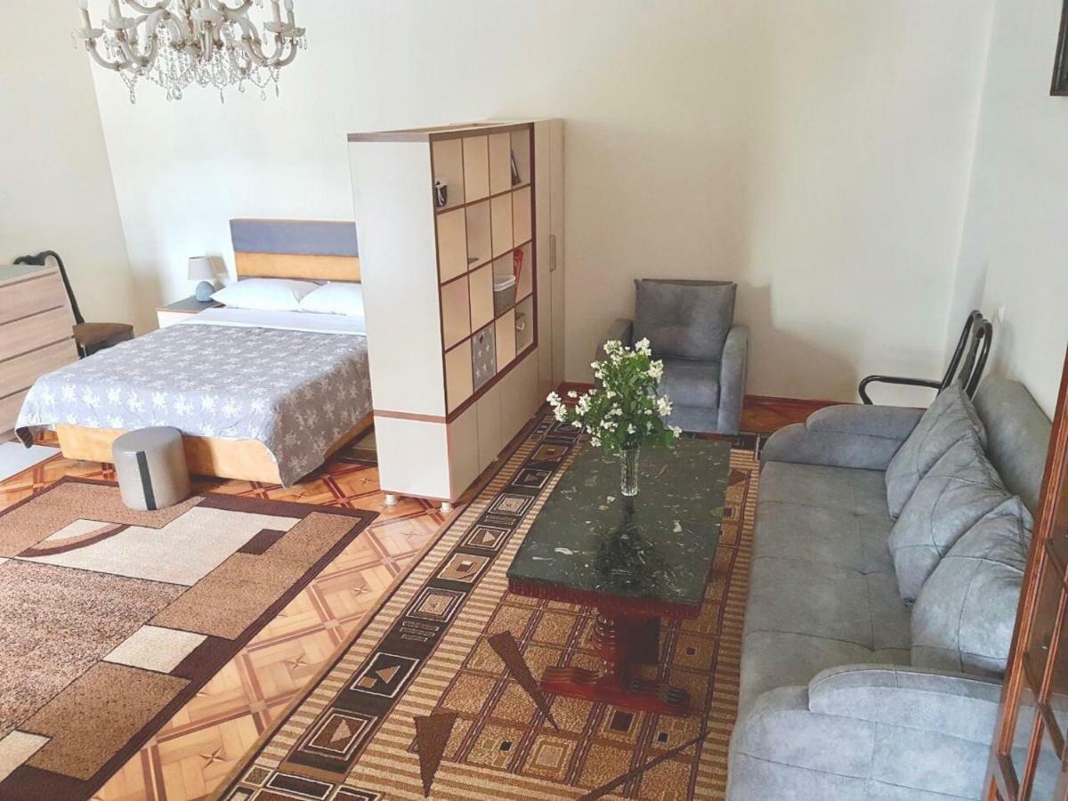 Sweet Home At Ninoshvili 3 Batumi Exterior photo