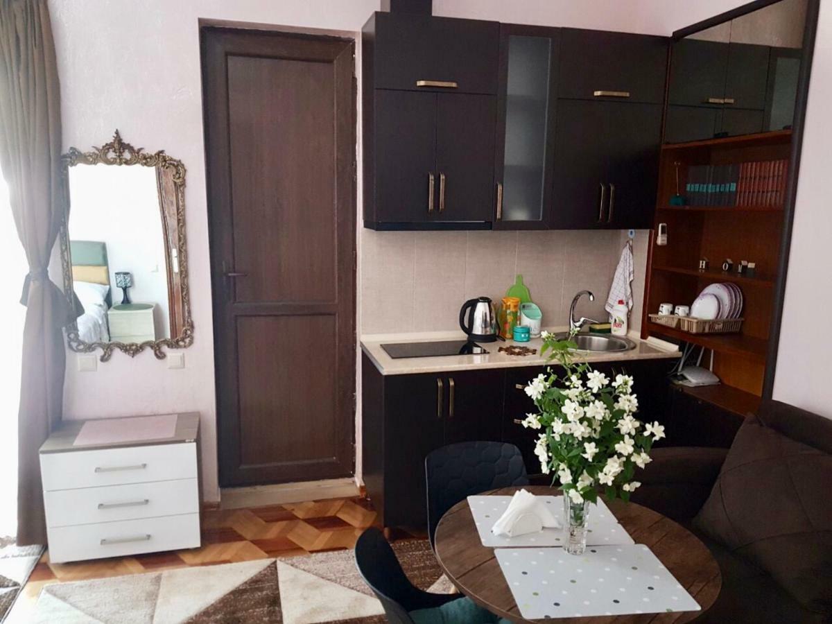 Sweet Home At Ninoshvili 3 Batumi Exterior photo